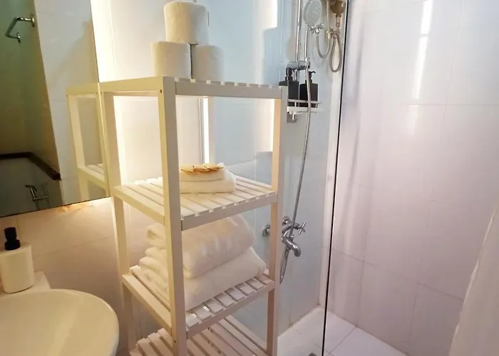 Casa Rosie In Seibu Tower - Homey 1br Near Bgc High Street *