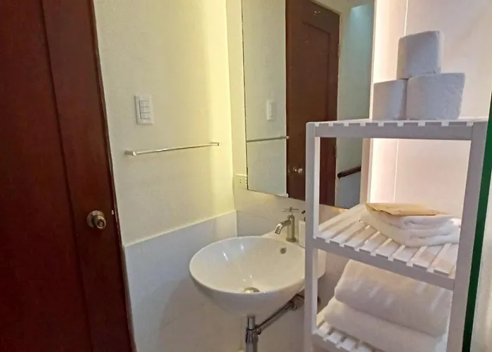 Casa Rosie In Seibu Tower - Homey 1br Near Bgc High Street Apartment *