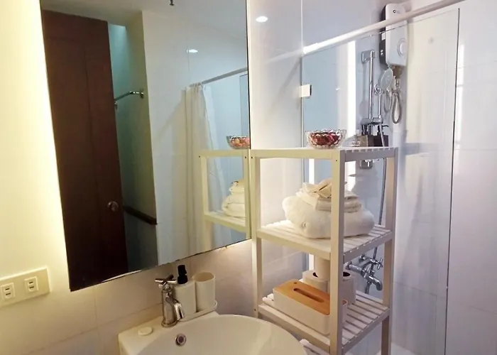 Casa Rosie In Seibu Tower - Homey 1br Near Bgc High Street